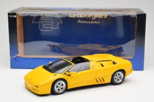 Lamborghini Diablo Roadster Gul AUTOart 1:18 70092 Metall — bild 8 av 8