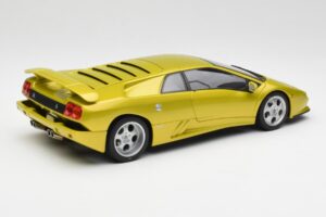 Lamborghini Diablo SE30 Anniversary Edition Gul Spyder AUTOart 1:18 79157 Metall — bild 3 av 8