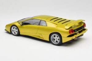 Lamborghini Diablo SE30 Anniversary Edition Gul Spyder AUTOart 1:18 79157 Metall — bild 7 av 8