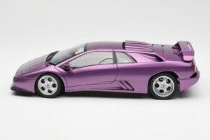 Lamborghini Diablo SE30 Jota Metallic Lila AUTOart 1:18 79142 Komposit — bild 4 av 8