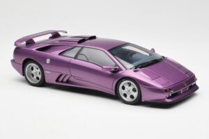 Lamborghini Diablo SE30 Jota Metallic Lila AUTOart 1:18 79142 Komposit — bild 6 av 8