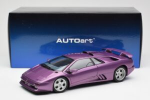 Lamborghini Diablo SE30 Jota Metallic Lila AUTOart 1:18 79142 Komposit — bild 8 av 8