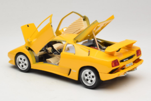 Lamborghini Diablo Gul Bburago 1:18 3041-M2 Metall — bild 5 av 8