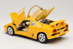 Lamborghini Diablo Gul Bburago 1:18 3041 Metall — bild 5 av 8