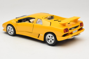 Lamborghini Diablo Gul Bburago 1:18 3041 Metall — bild 7 av 8