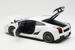 Lamborghini Gallardo Superleggera Monocerus Metallic Vit AUTOart 1:18 74585 Metall — bild 5 av 8