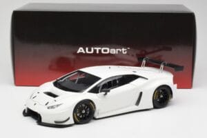 Lamborghini Huracan GT3 Vit AUTOart 1:18 81527 Metall — bild 8 av 8