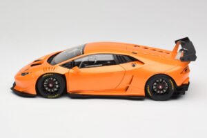 Lamborghini Huracan LP620-2 Super Trofeo Arancio Borealis Pearl Effect Orange AUTOart 1:18 81558 Metall — bild 4 av 8