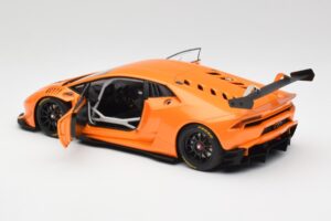 Lamborghini Huracan LP620-2 Super Trofeo Arancio Borealis Pearl Effect Orange AUTOart 1:18 81558 Metall — bild 5 av 8