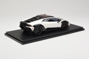 Lamborghini Huracan Sterrato No. 63 Vit TopSpeed 1:18 TS0610 Resin — bild 2 av 6