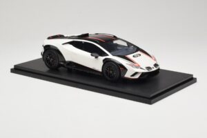 Lamborghini Huracan Sterrato No. 63 Vit TopSpeed 1:18 TS0610 Resin — bild 4 av 6