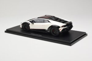 Lamborghini Huracan Sterrato No. 63 Vit TopSpeed 1:18 TS0610 Resin — bild 5 av 6