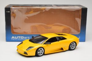 Lamborghini Murcielago LP640 Giallo Orion AUTOart 1:18 74511 Metall — bild 8 av 8