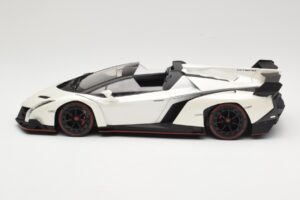 Lamborghini Veneno Roadster Vit Med Röd Linje Kyosho 1:18 C09502W Metall — bild 3 av 6