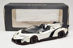 Lamborghini Veneno Roadster Vit Med Röd Linje Kyosho 1:18 C09502W Metall — bild 6 av 6