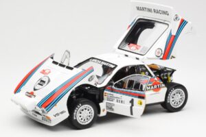 Lancia 037 Martini #1 W. Rohrl / C. Geistdorfer Winner Rally Monte Carlo 1983 Nattversion Kyosho 1:18 08306A Metall — bild 2 av 8