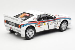Lancia 037 Martini #1 W. Rohrl / C. Geistdorfer Winner Rally Monte Carlo 1983 Nattversion Kyosho 1:18 08306A Metall — bild 3 av 8