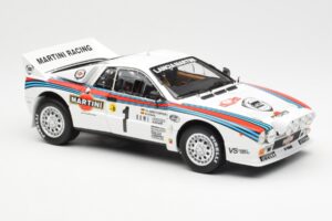 Lancia 037 Martini #1 W. Rohrl / C. Geistdorfer Winner Rally Monte Carlo 1983 Nattversion Kyosho 1:18 08306A Metall — bild 6 av 8