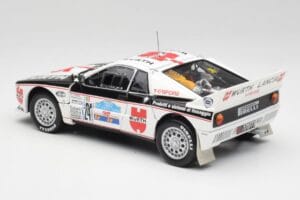 Lancia 037 #1 G. Cunico / E. Bartolich Targa Florio Winner 1983 Kyosho 1:18 08302H Metall — bild 7 av 8
