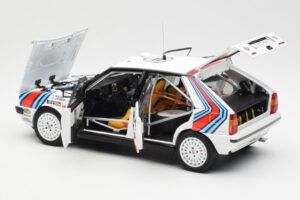 Lancia Delta HF 4WD #4 M. Alen / I. Kivimaki Martini Rally 1000 Lakes 1987 Kyosho 1:18 08960B Metall — bild 5 av 8