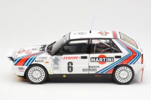 Lancia Delta HF 4WD #6 M. Biasion / T. Siviero Martini Rally Monte Carlo 1987 Kyosho 1:18 08960A Metall — bild 4 av 8