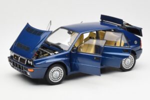Lancia Delta HF Integrale Evo II Blå Kyosho 1:18 08341BL Metall — bild 2 av 8