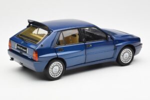 Lancia Delta HF Integrale Evo II Blå Kyosho 1:18 08341BL Metall — bild 3 av 8