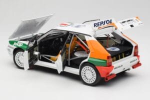 Lancia Delta HF Integrale Evo II Totip #5 A. Aghini / S. Farnocchia Rally Monte Carlo 1993 Kyosho 1:18 08348F Metall — bild 5 av 8
