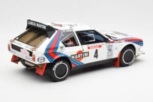 Lancia Delta S4 Martini #4 H. Toivonen / S. Cresto Rally Tour de Corse 1986 AUTOart 1:18 88620 Metall — bild 3 av 8