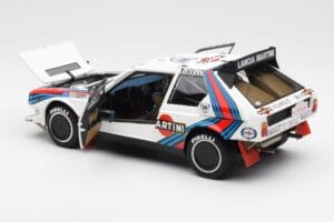 Lancia Delta S4 Martini #4 H. Toivonen / S. Cresto Rally Tour de Corse 1986 AUTOart 1:18 88620 Metall — bild 5 av 8
