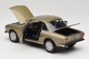Lancia Fulvia Coupe Bronze Longchamps Norev 1:18 187985 Metall — bild 5 av 8