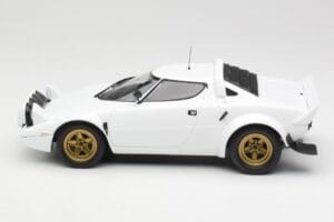 Lancia Stratos HF Stradale Vit Minichamps 1:18 155741700 Metall — bild 3 av 6