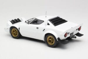 Lancia Stratos HF Stradale Vit Minichamps 1:18 155741700 Metall — bild 5 av 6