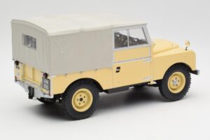 Land Rover 88 Series 1 Hard Top Ljusbeige MCG 1:18 MCG18368 Metall — bild 3 av 6