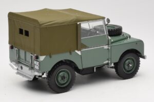 Land Rover 88 Series I Grön Minichamps 1:18 150168900 Metall — bild 3 av 8