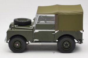 Land Rover 88 Series I Matt Green Minichamps 1:18 150168909 Metall — bild 4 av 8