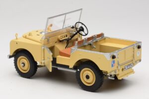Land Rover 88 Series I RAF Beige Minichamps 1:18 150168911 Metall — bild 5 av 8