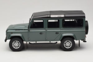 Land Rover Defender Station Wagon Keswick Green GT Spirit 1:18 GT527 Resin — bild 3 av 6