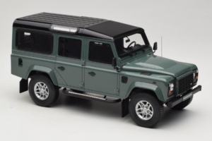 Land Rover Defender Station Wagon Keswick Green GT Spirit 1:18 GT527 Resin — bild 4 av 6