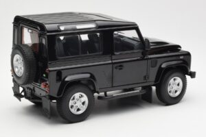 Land Rover Defender 90 Santorini Svart Metallic Kyosho 1:18 08901BK Metall — bild 3 av 8
