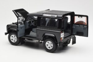 Land Rover Defender 90 Santorini Svart Metallic Kyosho 1:18 08901BK Metall — bild 5 av 8