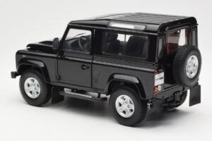 Land Rover Defender 90 Santorini Svart Metallic Kyosho 1:18 08901BK Metall — bild 7 av 8