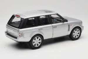 Land Rover Range Rover L322 Silver Welly 1:18 12536W Metall — bild 3 av 8