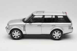 Land Rover Range Rover L322 Silver Welly 1:18 12536W Metall — bild 4 av 8