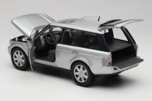 Land Rover Range Rover L322 Silver Welly 1:18 12536W Metall — bild 5 av 8