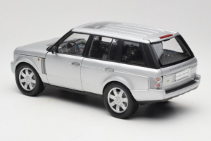 Land Rover Range Rover L322 Silver Welly 1:18 12536W Metall — bild 7 av 8