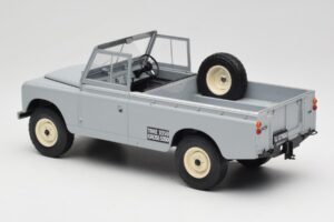Land Rover Series II 109 Pickup Grå MCG 1:18 MCG18092 Metall — bild 5 av 6