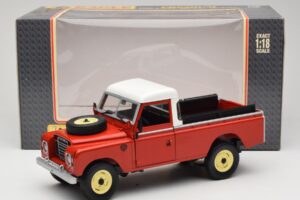 Land Rover Series I 109 Pickup Röd Eagle Collectibles 1:18 440500 Metall — bild 8 av 8