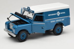 Land Rover Series III 109 Soft Top Motorway Patrol Blå Eagles Race 1:18 4403 Metall — bild 2 av 8