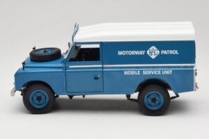 Land Rover Series III 109 Soft Top Motorway Patrol Blå Eagles Race 1:18 4403 Metall — bild 4 av 8